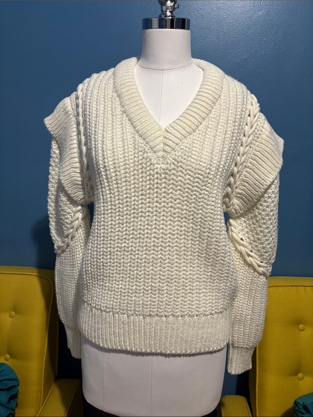 Women’s Cream Cable-Knit V-Neck Sweater